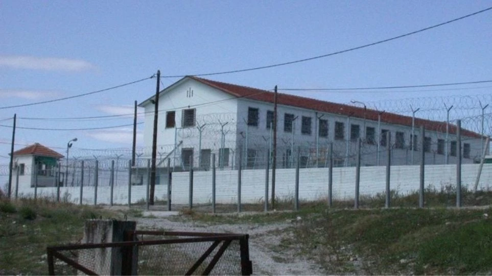 Βόλος: Κρατούμενοι τα έσπασαν στις φυλακές Κασσαβέτειας